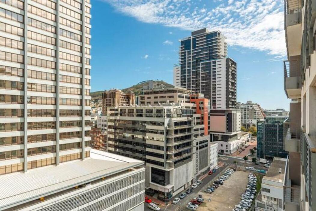 Spacious In Cbd Pool & Parking Perfect For The Corporate Traveller * Cidade Do Cabo